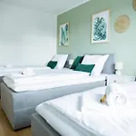 C4s -come4stay -innharmony- Stilvoll Eingerichtetes Fuer Bis Zu 8 Personen - Hochwertige Betten I Voll Ausgestattete Kueche I Balkon I Badezimmer I Wlan I Smart Tv * Toging am Inn