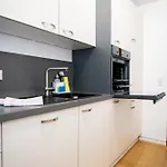 C4s -come4stay -innharmony- Stilvoll Eingerichtetes Fuer Bis Zu 8 Personen - Hochwertige Betten I Voll Ausgestattete Kueche I Balkon I Badezimmer I Wlan I Smart Tv Toging am Inn