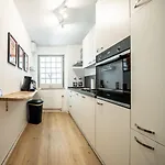 C4s -come4stay -innharmony- Stilvoll Eingerichtetes Fuer Bis Zu 8 Personen - Hochwertige Betten I Voll Ausgestattete Kueche I Balkon I Badezimmer I Wlan I Smart Tv Toging am Inn