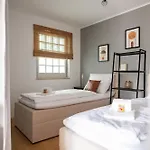 C4s -come4stay -innharmony- Stilvoll Eingerichtetes Fuer Bis Zu 8 Personen - Hochwertige Betten I Voll Ausgestattete Kueche I Balkon I Badezimmer I Wlan I Smart Tv *