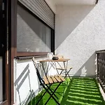 C4s -come4stay -innharmony- Stilvoll Eingerichtetes Fuer Bis Zu 8 Personen - Hochwertige Betten I Voll Ausgestattete Kueche I Balkon I Badezimmer I Wlan I Smart Tv